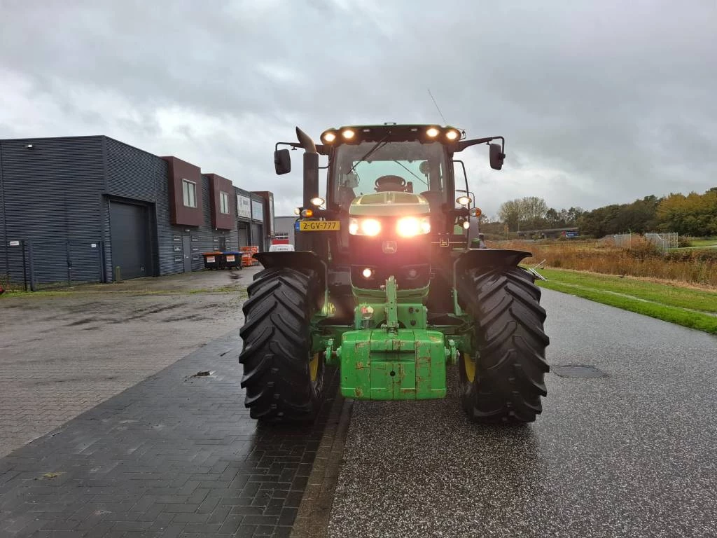 John Deere 2018 - 6215 R zdjęcie 10