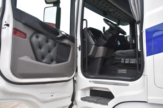 Scania R 2019 - R520 V8 NGS 4x2 - SCR ONLY - NEW TACHO - RETARDER - PARK. AIRCO - SPECIAL INTERIOR - LED - EXCELLENT CONDITION - zdjecie 4