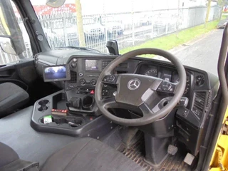 Mercedes-Benz Antos 1824 2015 - 4X2 image 15