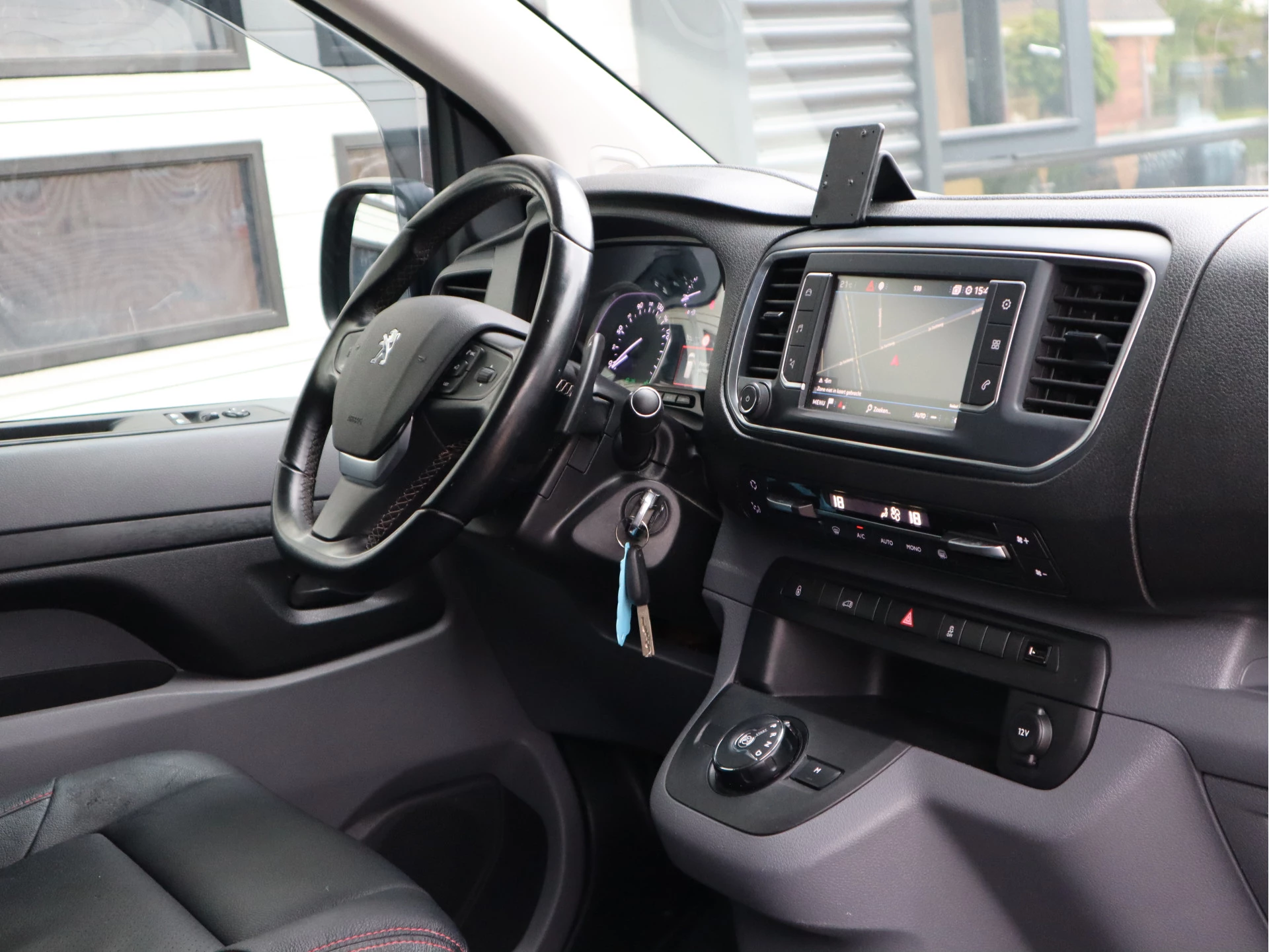 Peugeot Expert 2018 - 2.0 BlueHDI 177pk Euro 6 Automaat - Sport Edition - L3 Extra Lang - Cruise - Camera image 10