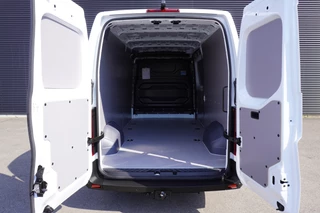 Renault Master 2026 - E-Tech T35 L3H2 Extra long range 87 kWh 420km Range WLTP Trekhaak Tacho Apple Carplay Camera Cruise control Parkeersensoren image 3 thumbnail
