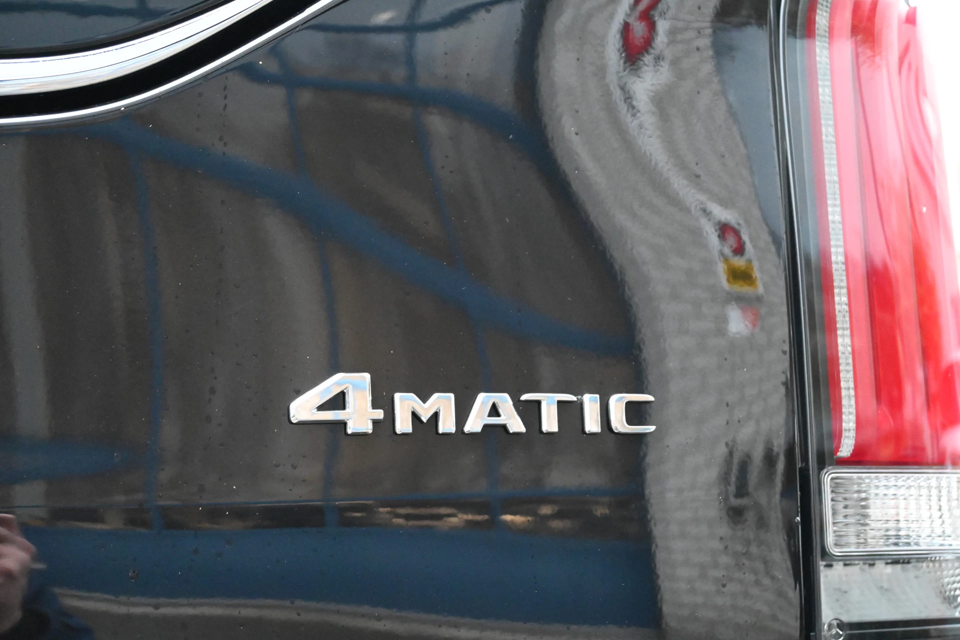 Mercedes-Benz V-Class 2024 - 300d 4-Matic AMG DC L3 XL image 17