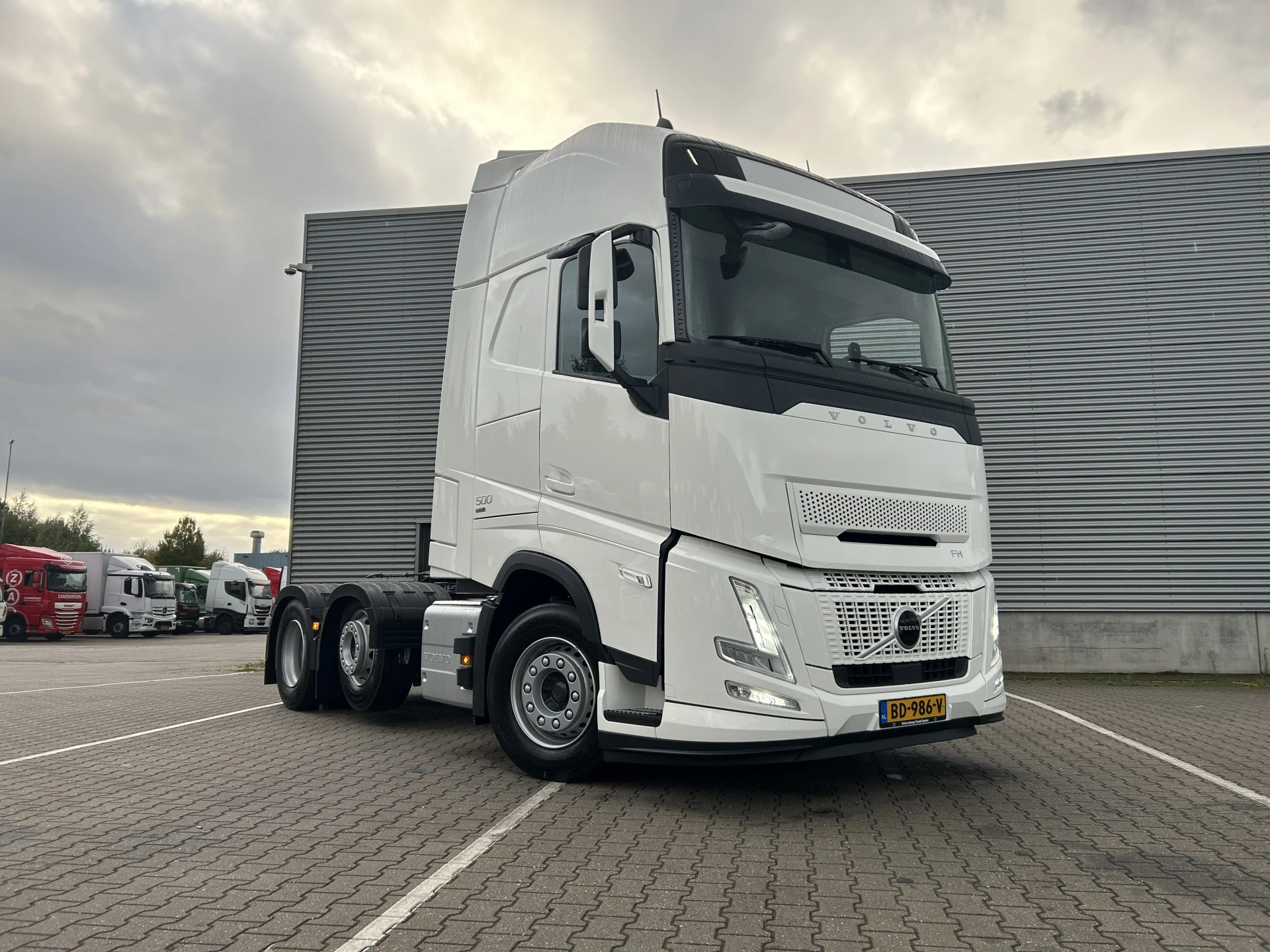 Volvo FH 2026 - 500 Globetrotter XL / 6x2 afbeelding 1