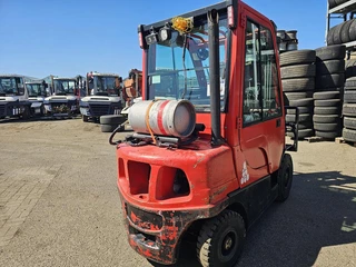 Hyster H2.5FT | DUPLEX 3.30 M | GAS | COMPLETE CABINE| SIDESIFT| 12457 HOURS. 2011 - N/A image 4