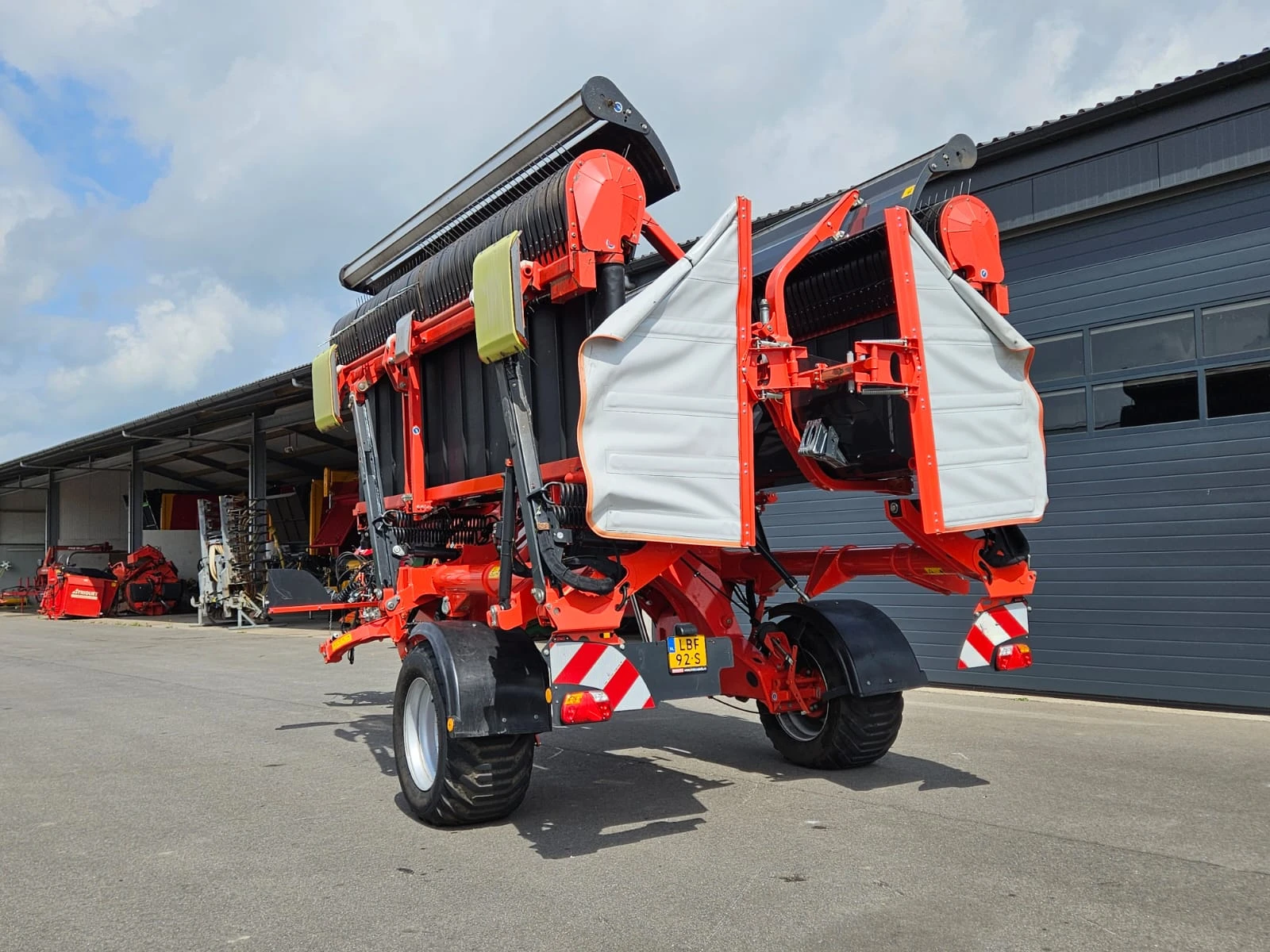 Kuhn 2020 - MERGE MAXX 950 Bandenhark afbeelding 6