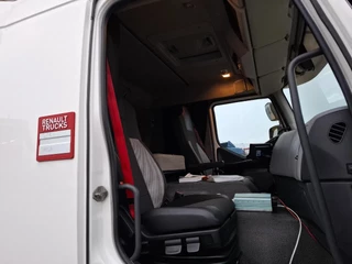 Renault D16 2017 - / ONLY:497760 KM / THERMOKING / PLATFORM 2TON / LWDS / BED / DATALOG / FULL-AIR / AUTOMATIC / EURO-6 / 2017 image 37