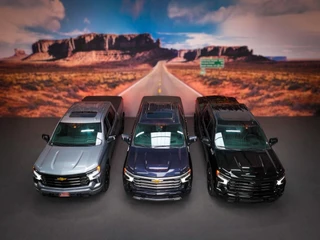 Chevrolet Silverado 2024 - USA High Country 6.2 V8 420 PK, obrazek 3