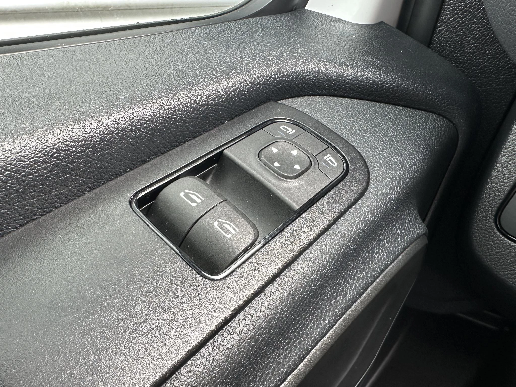 Mercedes-Benz Sprinter 2024 - 317 CDI Bakwagen Laadklep Automaat Airco Apple afbeelding 15