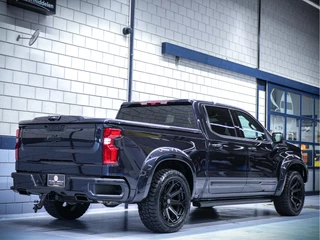 Chevrolet Silverado 2024 - 1500 High Country | Black Ops Dark Ash Metallic | Nieuw geleverd obrazek 3