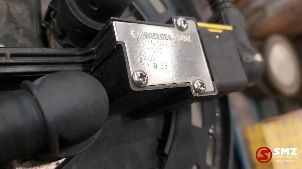 Mercedes-Benz - Occ AdBlue tankvlotter Mercedes Actros MP4 imagen 3