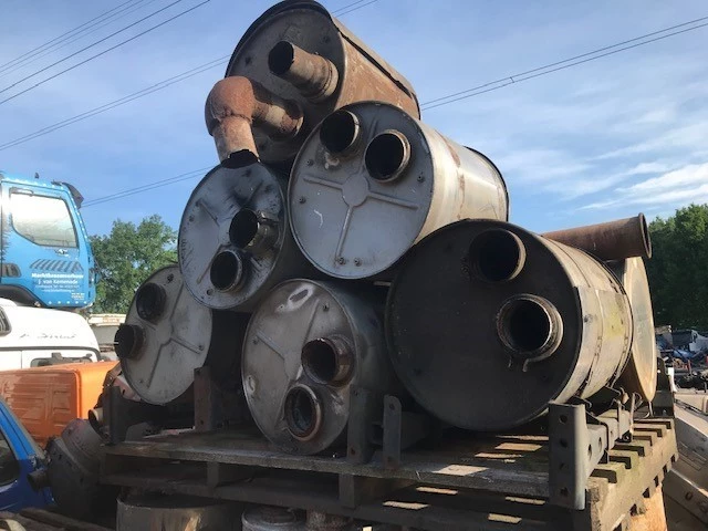 DAF - 1636461-1675732-1905769 UITLAATDEMPER CF75/CF85/XF95 afbeelding 1