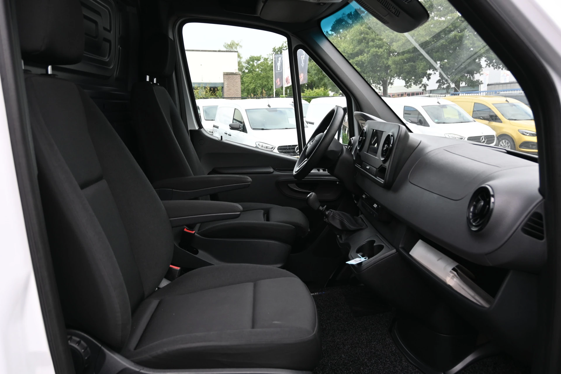 Mercedes-Benz Sprinter 2021 - 315 CDI L2H1 RWD obrázek 9