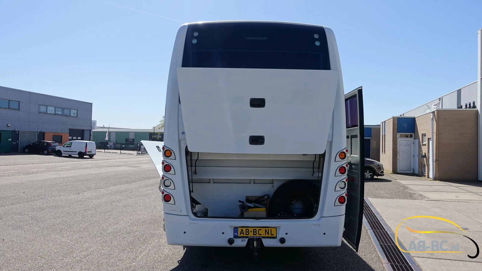 Isuzu Turquoise 30 seats EURO 6 2016 afbeelding 12