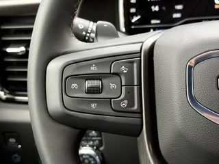 GMC Sierra 2024 - AT4 6.2L V8 420 PK / BPM VRIJ!! / VIRTUAL COCKPIT / HEAD UP / 360 CAMERA / BOSE / LEDER / TREKHAAK / 3500 KG AHG bild 13