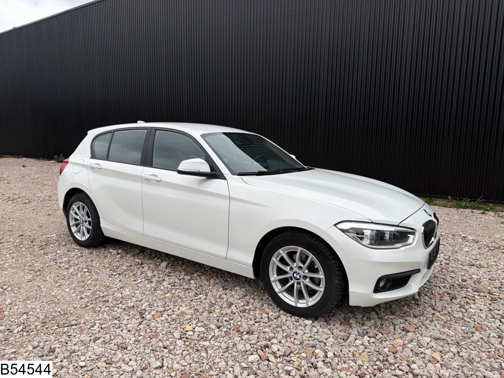 BMW 1 Series 2018 - 116 D zdjęcie 3