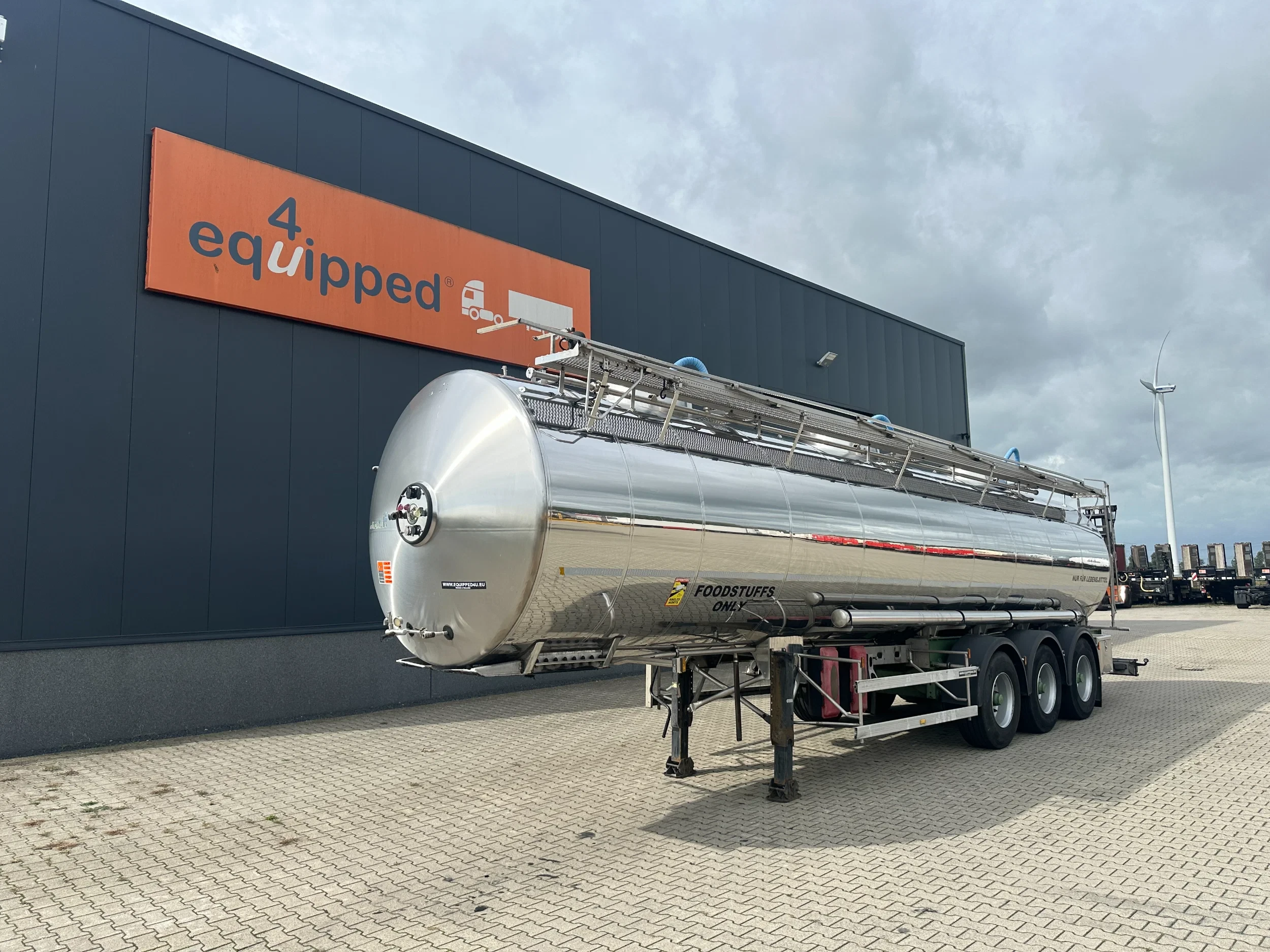 Magyar 2005 - FOOD / LEBENSMITTEL / LEVENSMIDDELEN / 31.305L / 3-COMP / DISCBRAKES / EMPTY WEIGHT: 7.220KG afbeelding 1