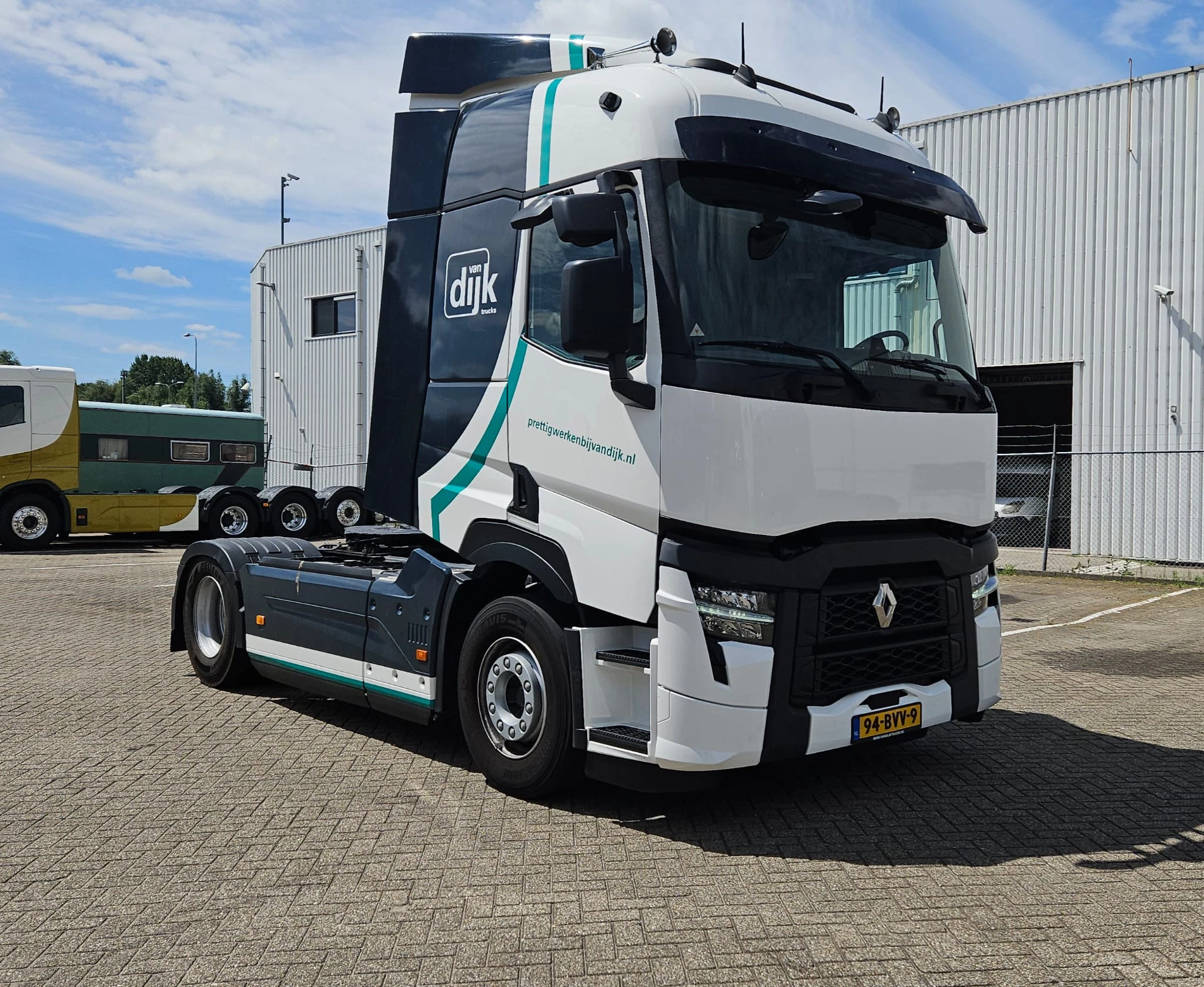 Renault T 2023 - T440 T4x2 sleeper cab afbeelding 2