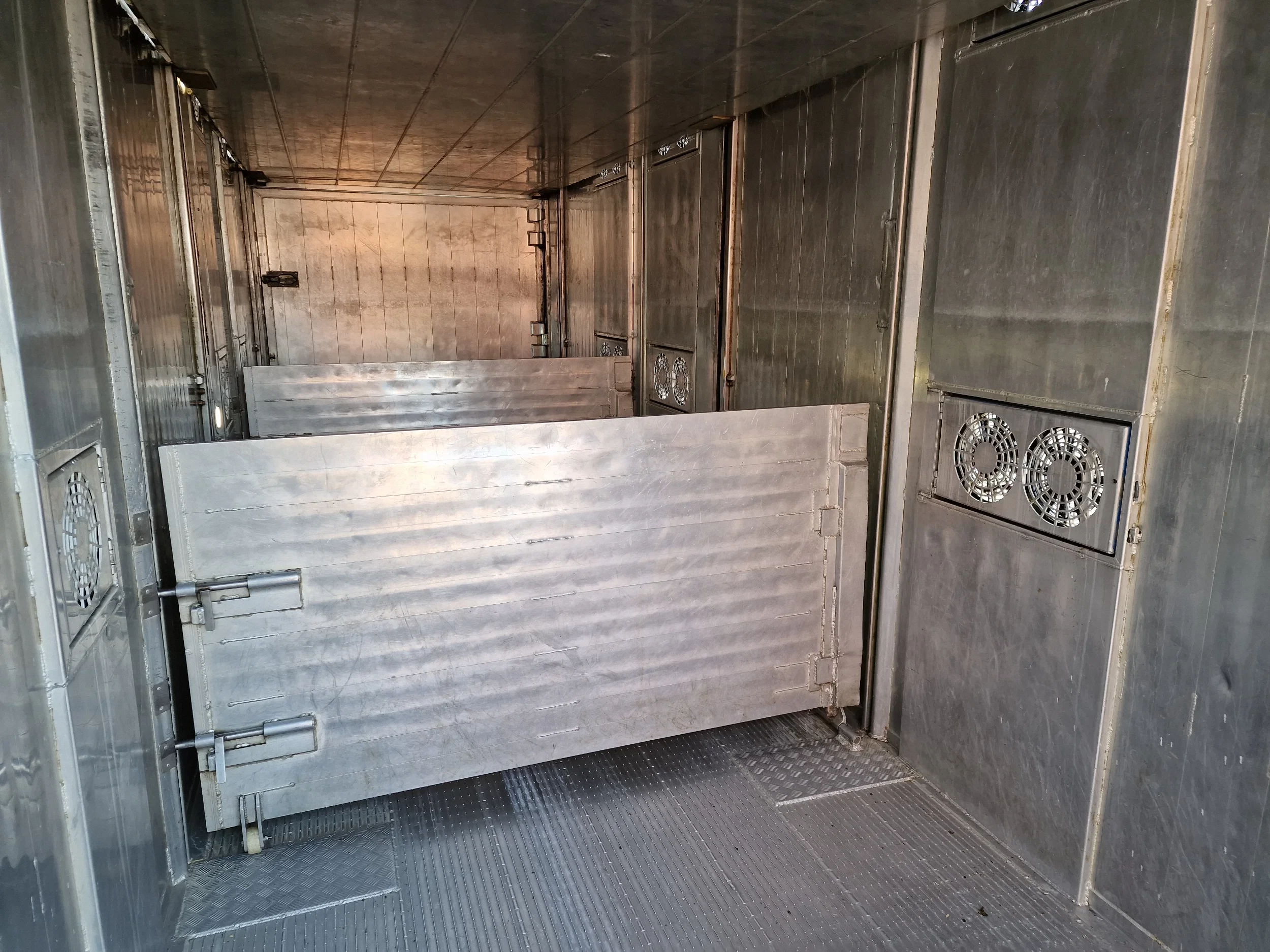 Scania R 2016 - R520 V8 6x2*4 - Livestock Ravenhorst 2 deck + GS Meppel/Ravenhorst 2 deck trailer - Water & Ventilation Bild 40