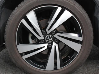 Volkswagen T-Roc 2025 - 1.5 TSI 150pk Automaat R-Line Edition afbeelding 2 miniatuur