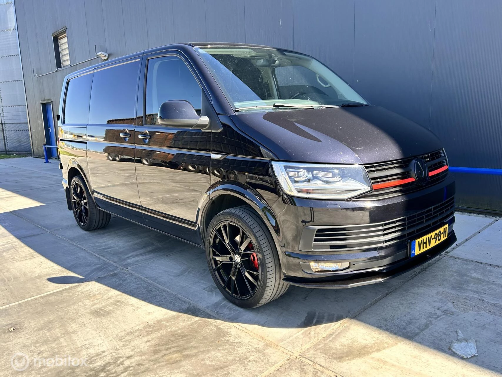 Volkswagen Transporter 2015 - 2.0 TDI L1H1 DSG BLACK EDITION imagem 4