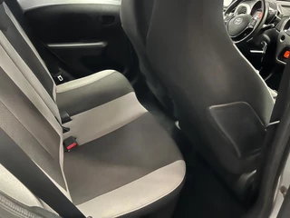 Toyota Aygo 2015 - 1.0 VVT-i x-clusiv 2e Eigenaar - Achtercamera - Airco bild 29