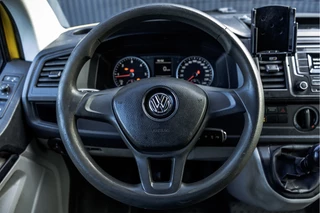 Volkswagen Transporter 2018 - 2.0 TDI L1H2 Comfortline | Airco | Cruise | Trekhaak obrazek 14
