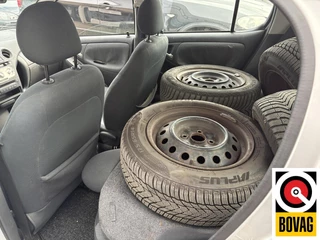 Toyota Yaris 2004 - 1.3 VVT-i Sol 100% onderhouden изображение 15