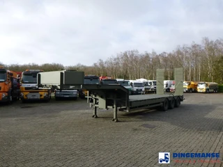 Broshuis 3-axle semi-lowbed trailer E-2130 / 73 t + ramps 2006 en venta