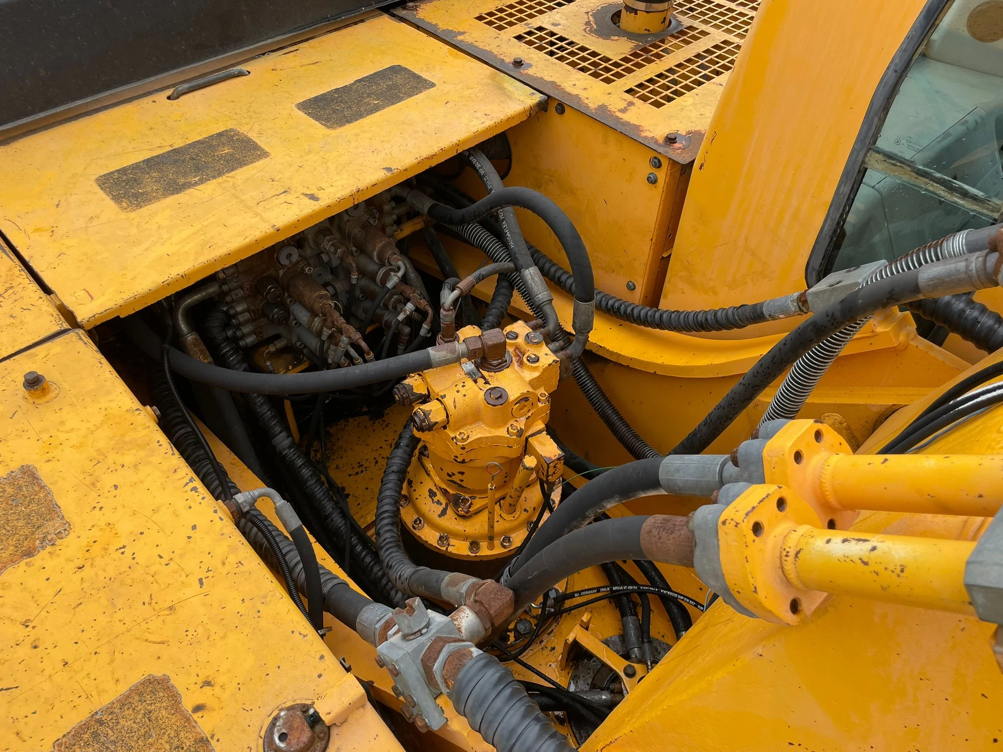 Hyundai R360LC-7 2005 imagem 25
