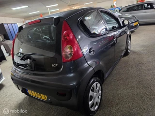 Peugeot 107 2011 - 1.0-12V Accent obrazek 5