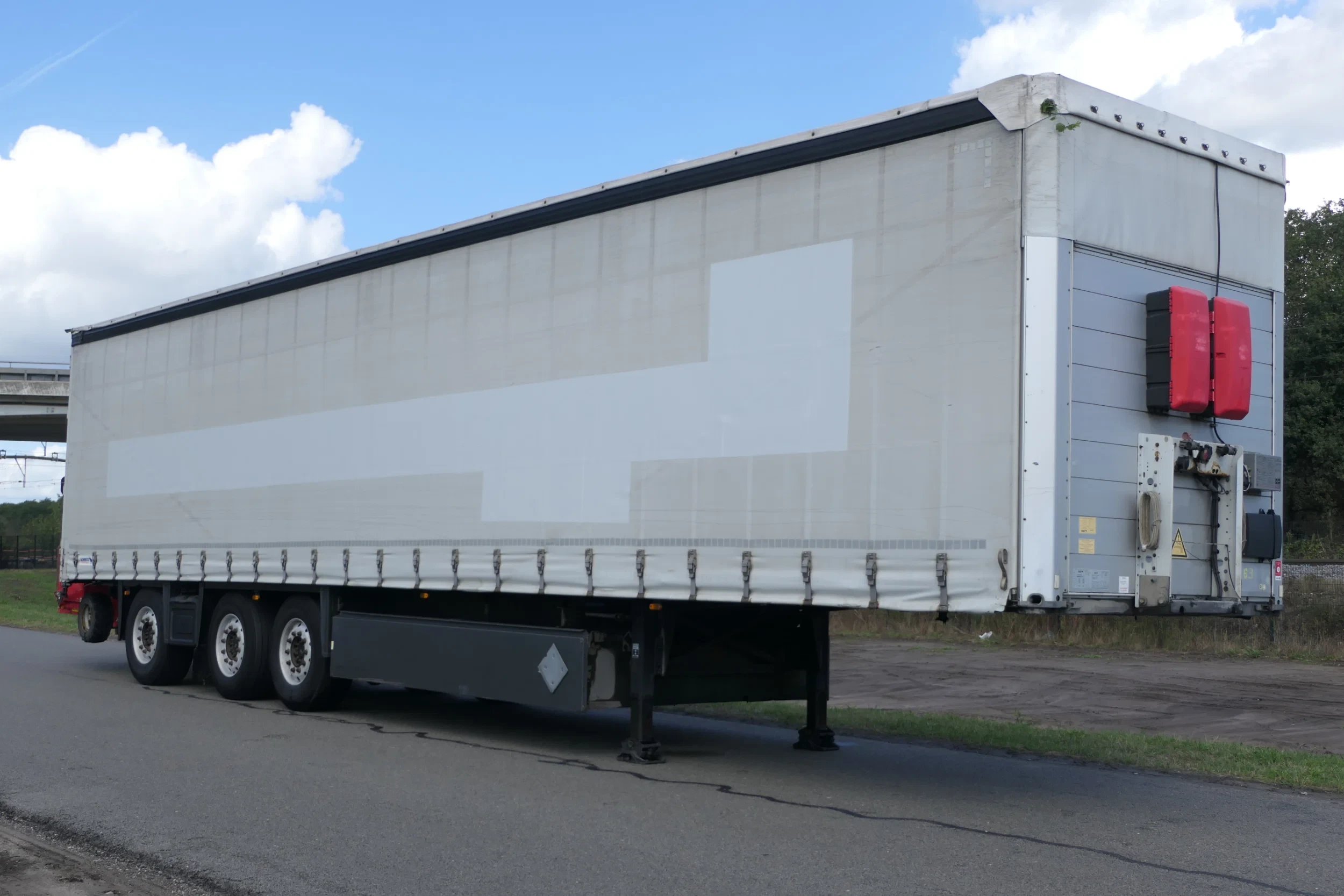 Schmitz Cargobull 2013 - SCB*S3T + PALFINGER F3-203 PX | 895 Hours | 2015 | Tautliner | 2013 | RoofSafetyAirBag | Lift Axle | Steering Axle | TUV/MOT/APK 01-2027 | German Trailer Bild 1