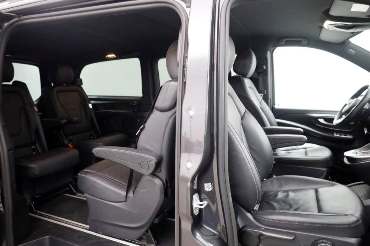 Mercedes-Benz V-Klasse 2021 - 300d 4-MATIC Lang Edition AMG Personenbus INCL. BTW/BPM 09-2021 afbeelding 19