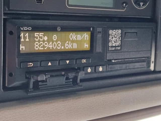 Volvo FH 2013 - 13.460 Globetrotter XL 6x2 - Box with side doors - Loadlift + Kelberg trailer 2012 with loadlift afbeelding 13