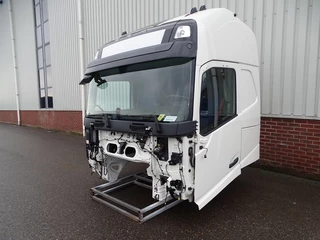 Volvo FH 2021 - FH-5 GLOBETROTTER XL obrazek 1