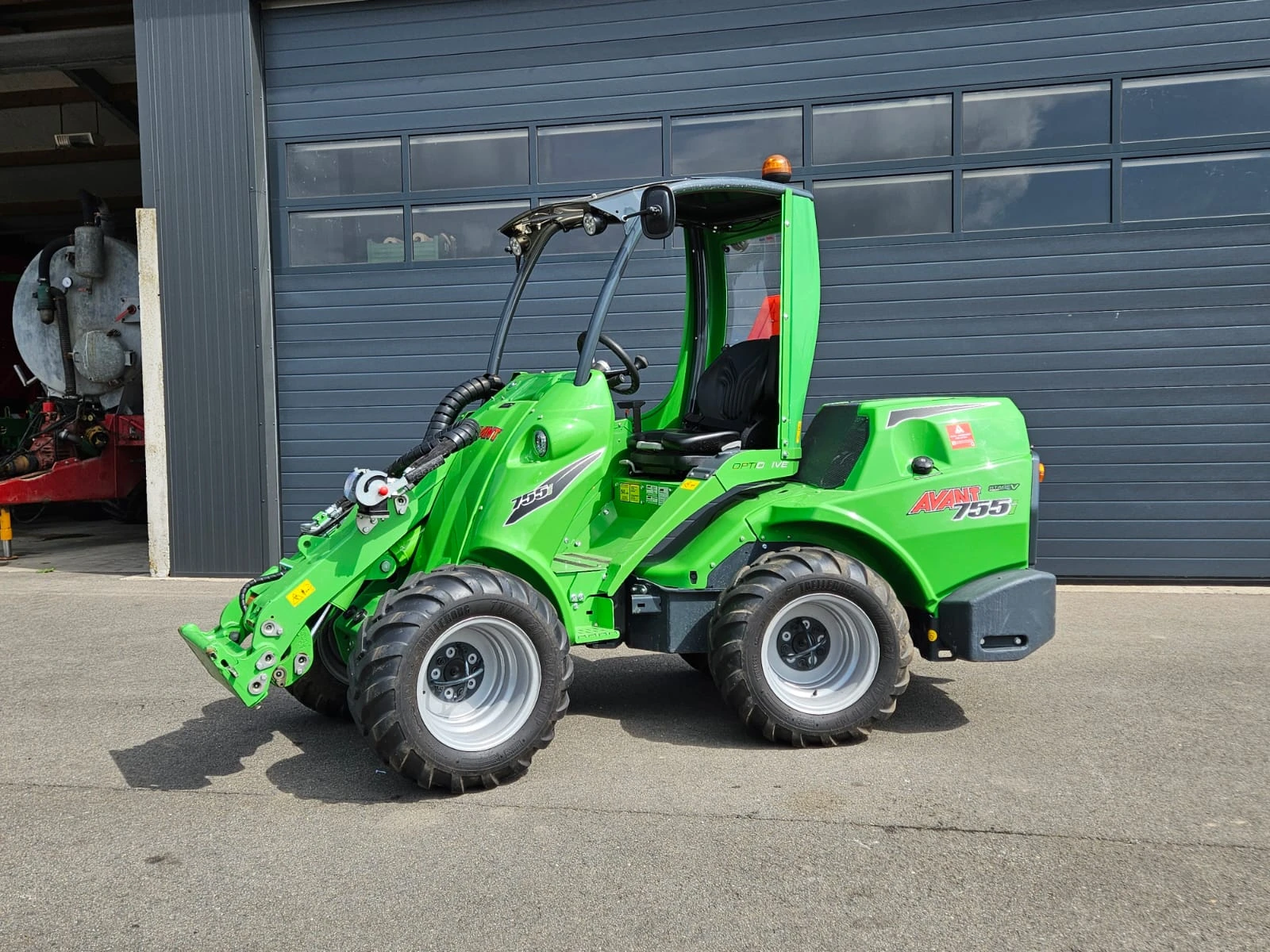 Avant 2025 - 755i TDL+ Mini-shovel afbeelding 6