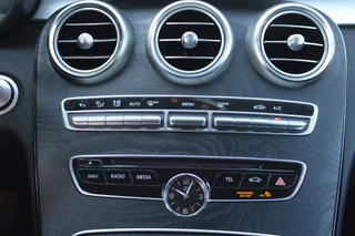 Mercedes-Benz C-Class 2017 - 180 AUT9 Avantgarde CAMERA NAVI TREKHAAK NL AUTO image 14