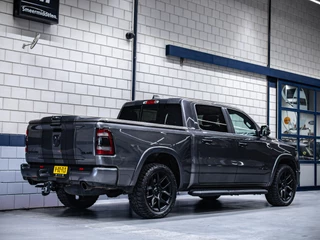 Dodge Ram 1500 2024 - Laramie Night Edition obrazek 3