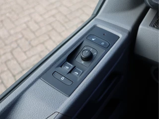 Volkswagen Transporter 2021 - 2.0 TDI 111pk Euro 6 - Lang L2 - Trekhaak - Cruise - 3 Zits afbeelding 15