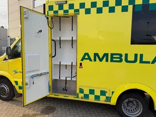 Mercedes-Benz Sprinter 2015 - 519CDI Special Ambulance Laadklep Automaat Airco Cruisecontrol V6 immagine 6