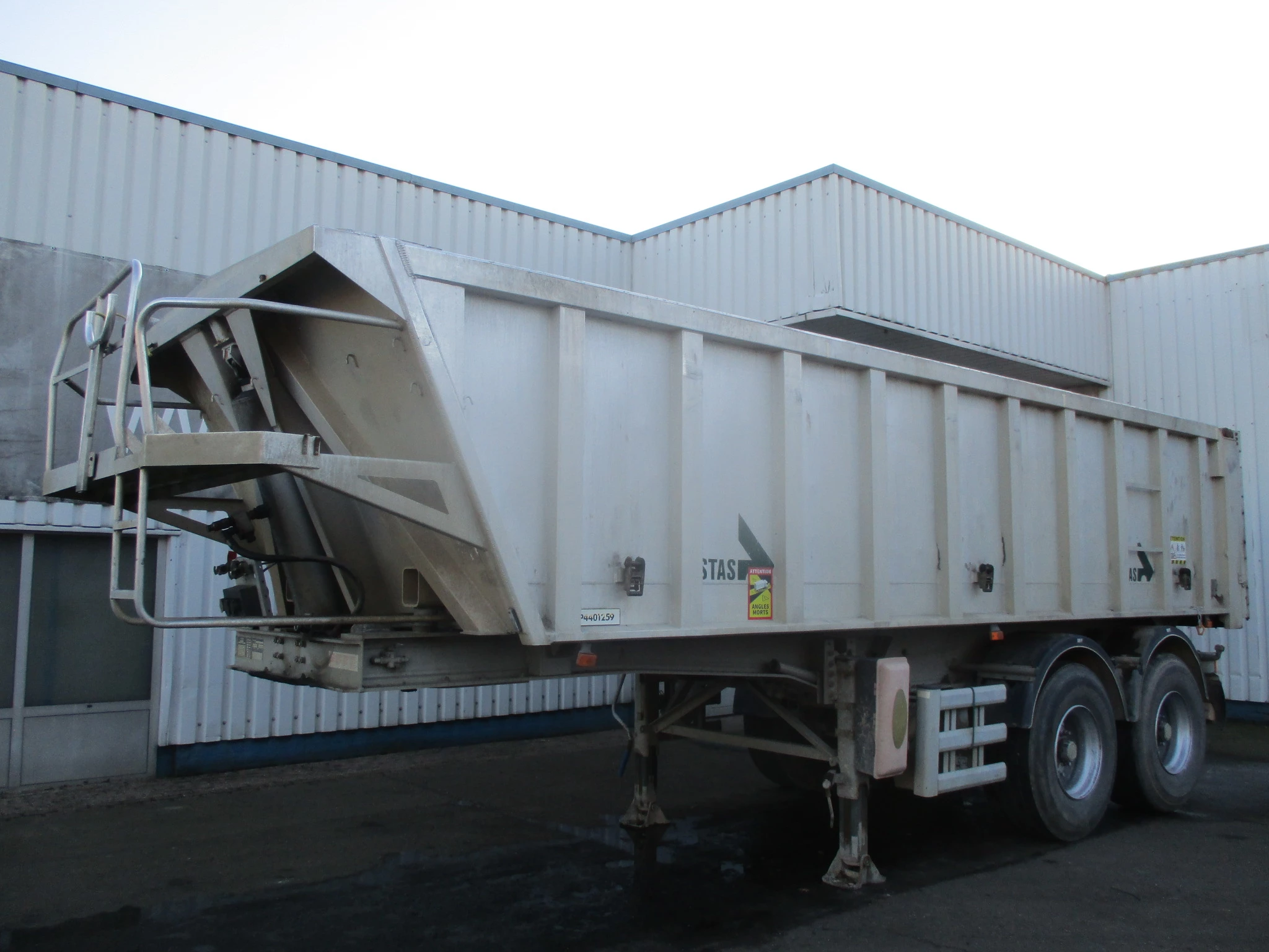 Stas 2004 - 2 Axle Tipper Trailer , Spring Suspension, Drum brakes obrázek 1