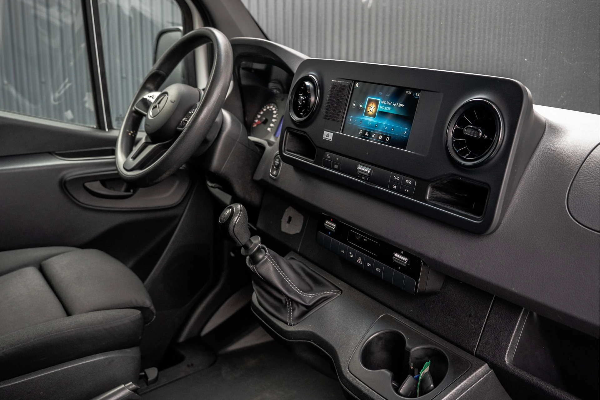 Mercedes-Benz Sprinter 2019 - 311 CDI RWD L2H2 | | Volledig Ingericht | Mbux | Camera | Climatronic afbeelding 2