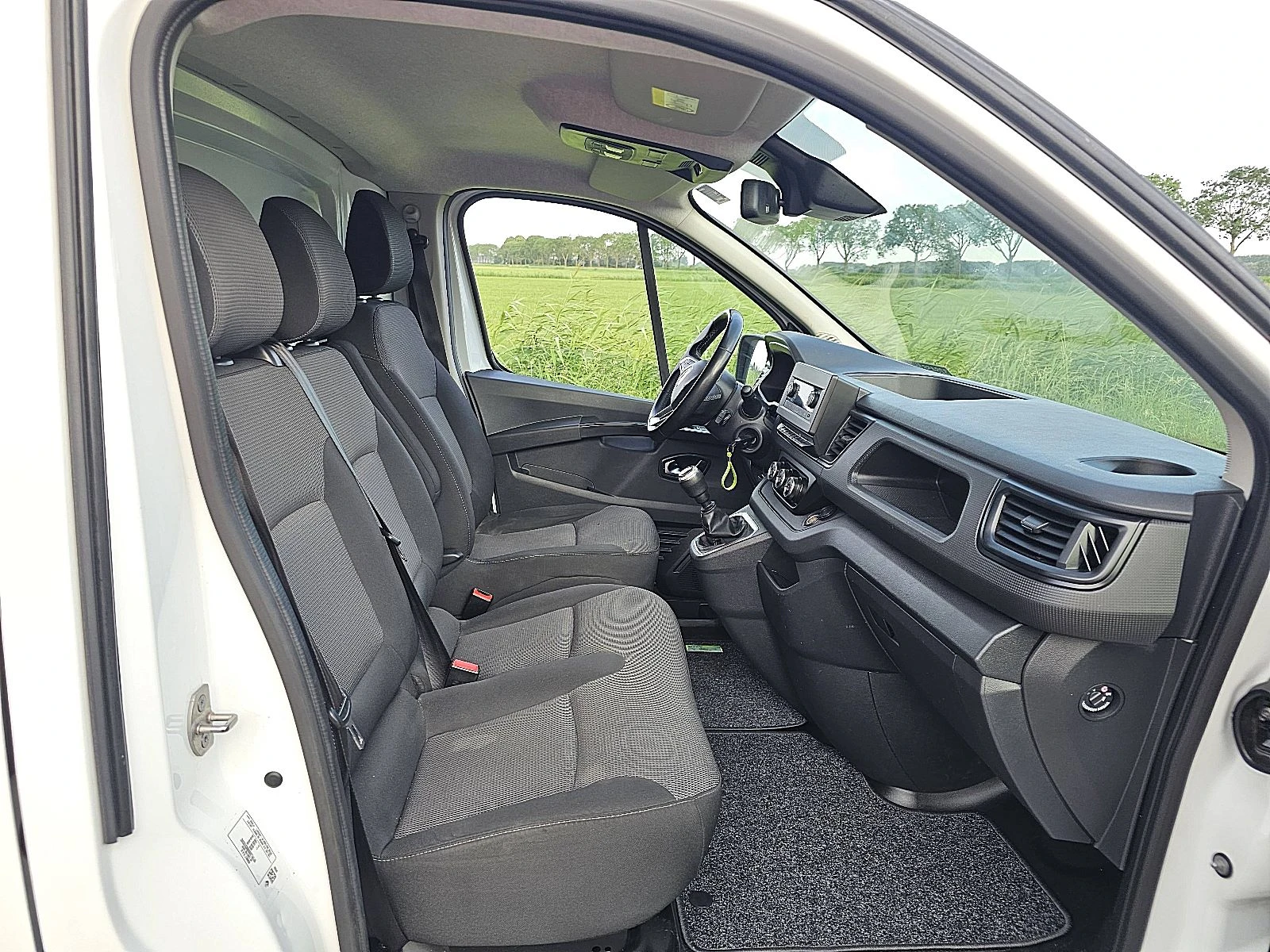 Renault Trafic 2022 - 2.0 DCI Bild 7