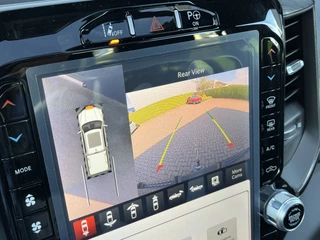 Dodge Ram Pick-Up 2024 - 5.7i V8 HEMI eTorque 400PK CREW CAB REBEL GT | BPM VRIJ | RAMBOX | LUCHTVERING | LPG | LAADBAKKLEP | TREKHAAK | PANODAK | 360CAM | DIGITAAL DASHBOARD afbeelding 25