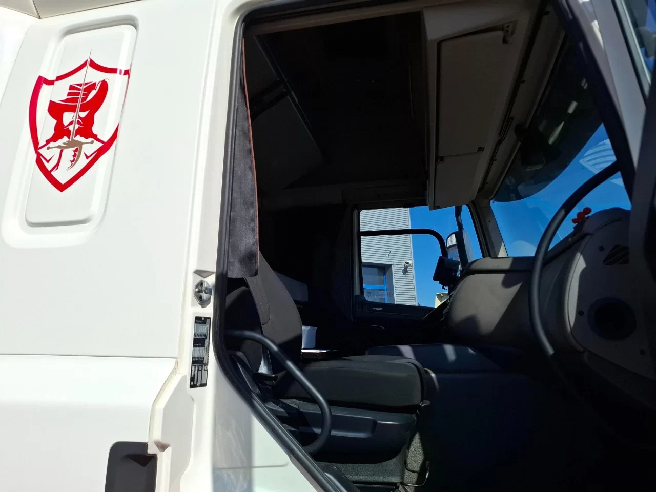 DAF CF 410 2019 - / DEB / CLEAN NL TRUCK / 587017 KM / TUV:31-01-2027 / LWDS / FRIDGE / NAVI / AUTOMATIC / EURO-6 / 2019 obrázek 25