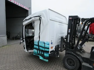 Scania S - 450 CABINE ALLEEN VOOR ONDERDELEN SLOOP !!!! afbeelding 2 miniatuur