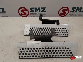 Mercedes-Benz N/A 2017 - Occ set radiatorgrille + opstap links en rechts Me изображение 2