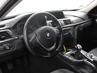 BMW 3 Serie 2014 - Touring 316i M Sport Edition High Executive afbeelding 2 miniatuur
