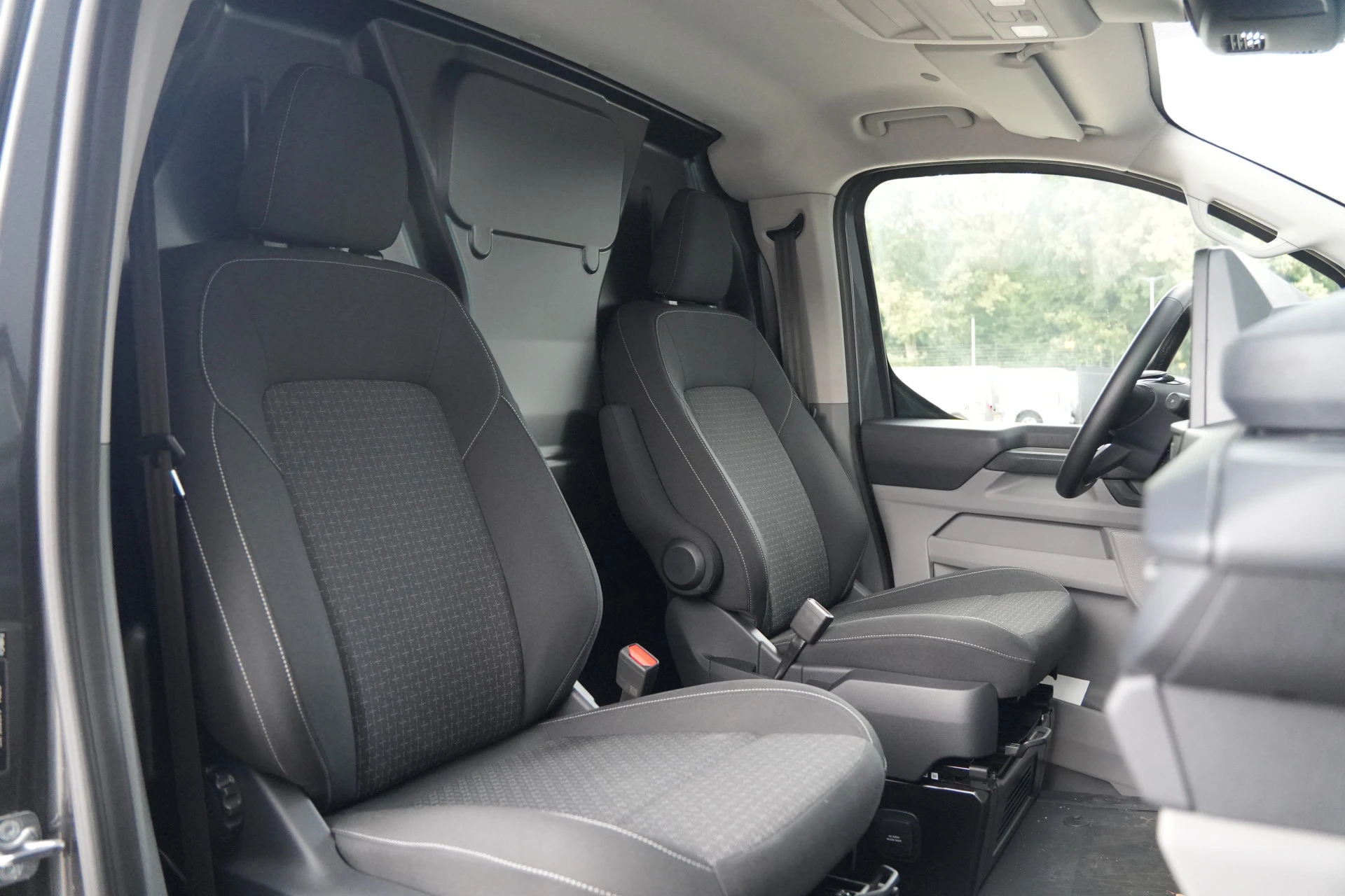Ford Transit Custom 2025 - 320 2.0 TDCI L2H1 Trend 170pk AWD 4x4 INCLUSIEF BPM - 2x Schuif - 1+1 Stoel - Trekhaak - Stoel/Stuurverwarming - ACC - Blindspot - Rijklaar Bild 40