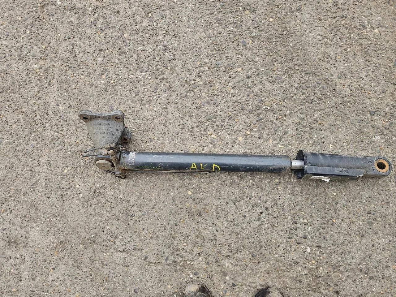 Mercedes-Benz Tilt Cylinder 102414.0 MB0025539105 Bild 2