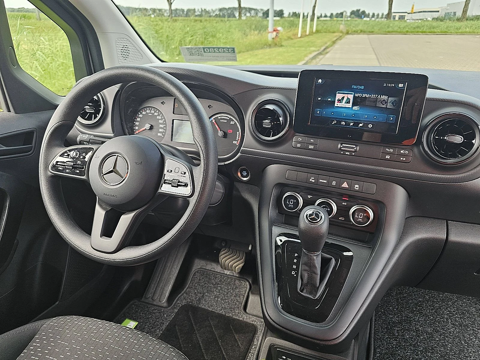 Mercedes-Benz eCitan 2025 изображение 8